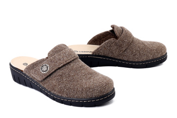 DR. BRINKMANN 700645-02 nuss, kapcie damskie