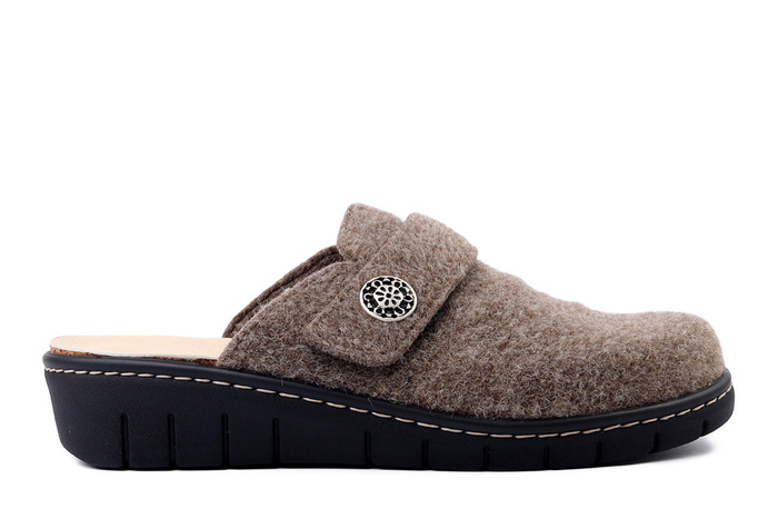 DR. BRINKMANN 700645-02 nuss, kapcie damskie